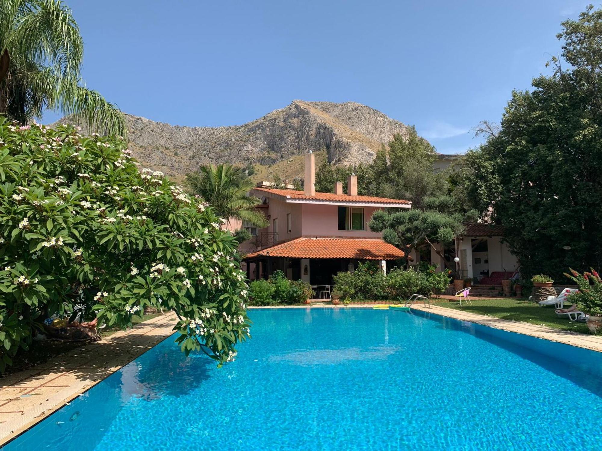 Villa Megna - Green Paradise B&B Палермо Екстериор снимка